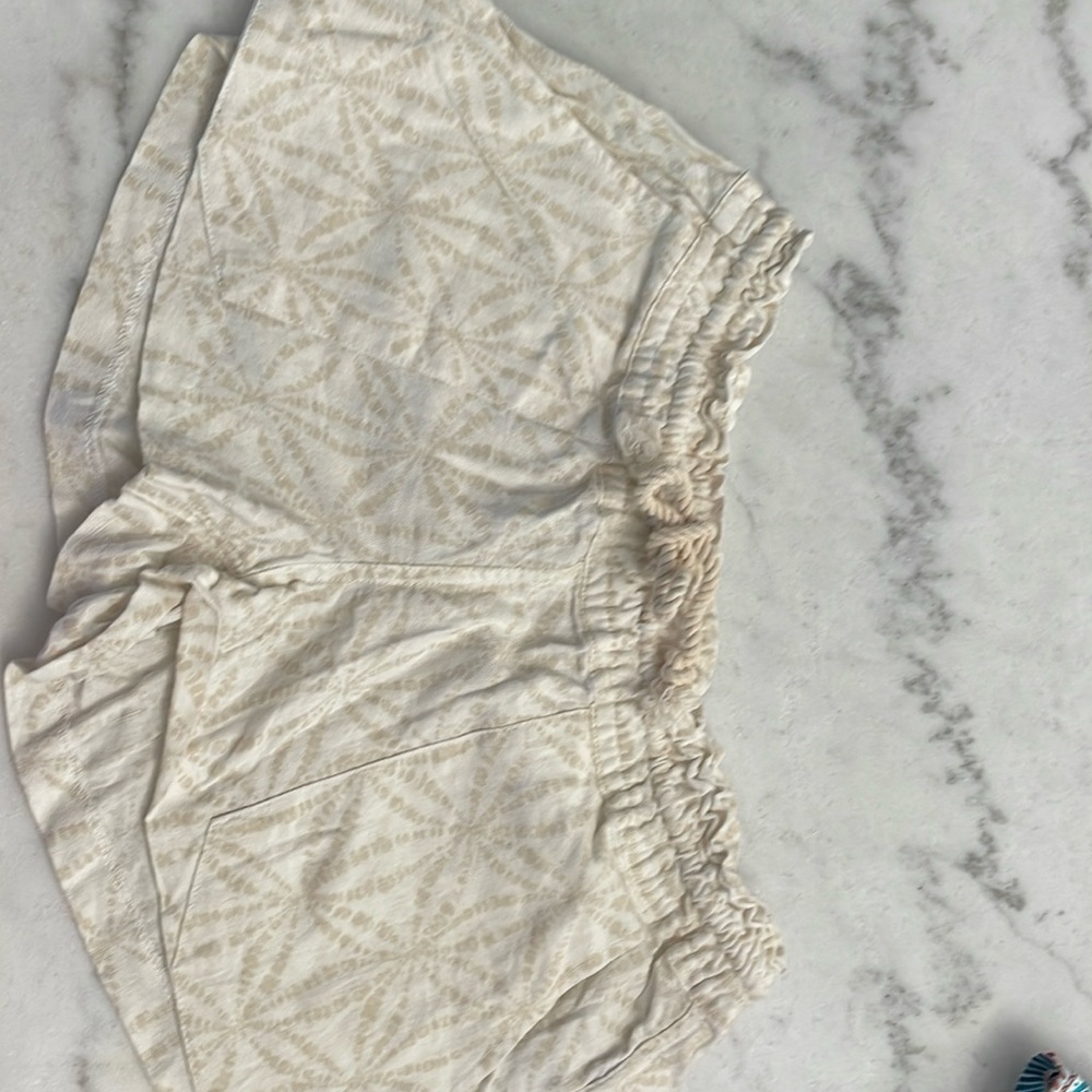 Roxy Oceanside beige and sand beach short size med